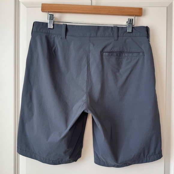 J.Crew 9" Gramercy tech short - Size 31 - Picture 3 of 5